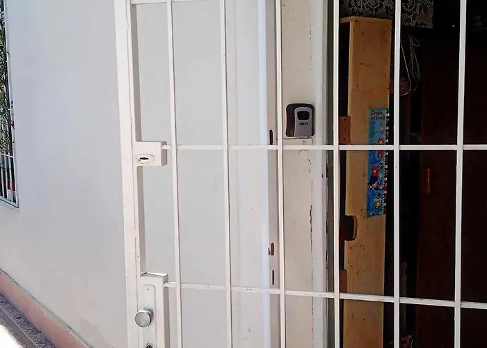 Holiday Or Working, Feel Good In The Retro Style Apartment Of A European Jiu Jitsu Champion!