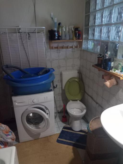 Or Working, Feel Good In The Retro Style Of A European Jiu Jitsu Champion! Apartament
